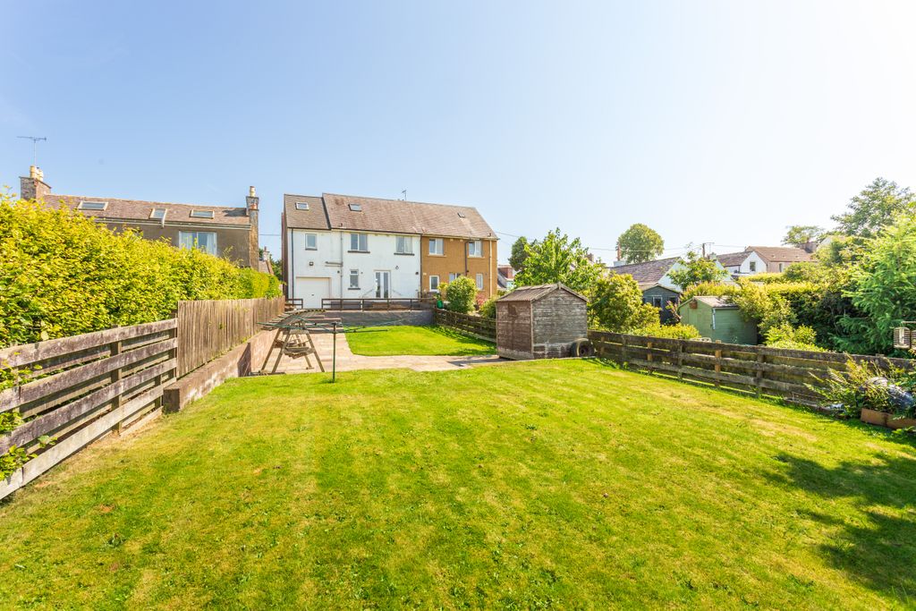 Property photo 1 of 37 Img_7372