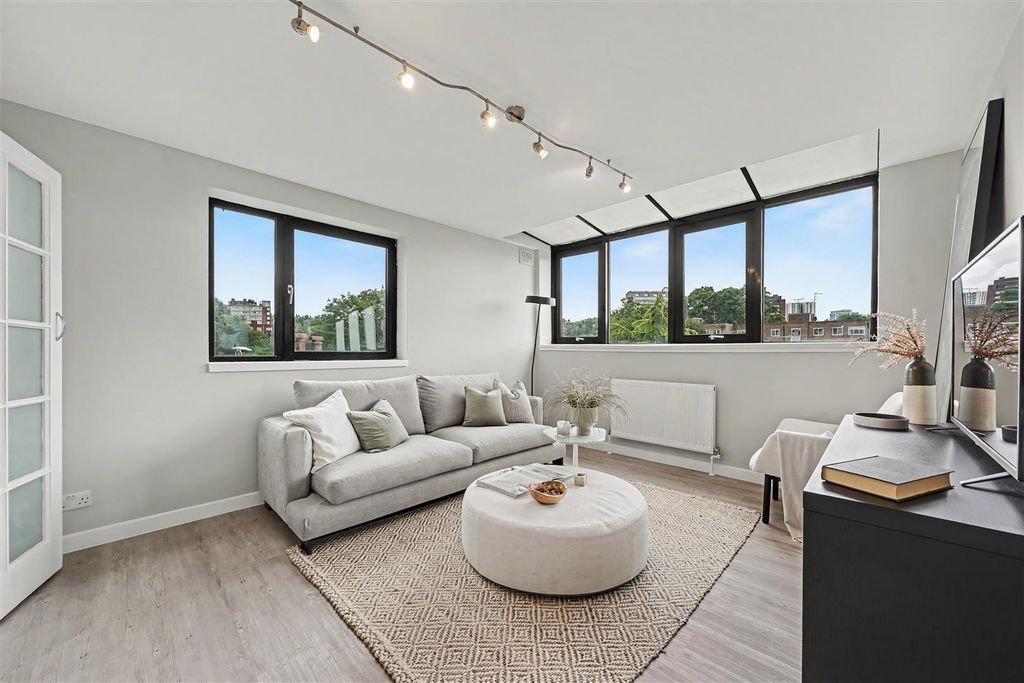 Property photo 3 of 13 83D Goldhurst Terrace Nw6 3Ha-No Watermark-5.Jpg