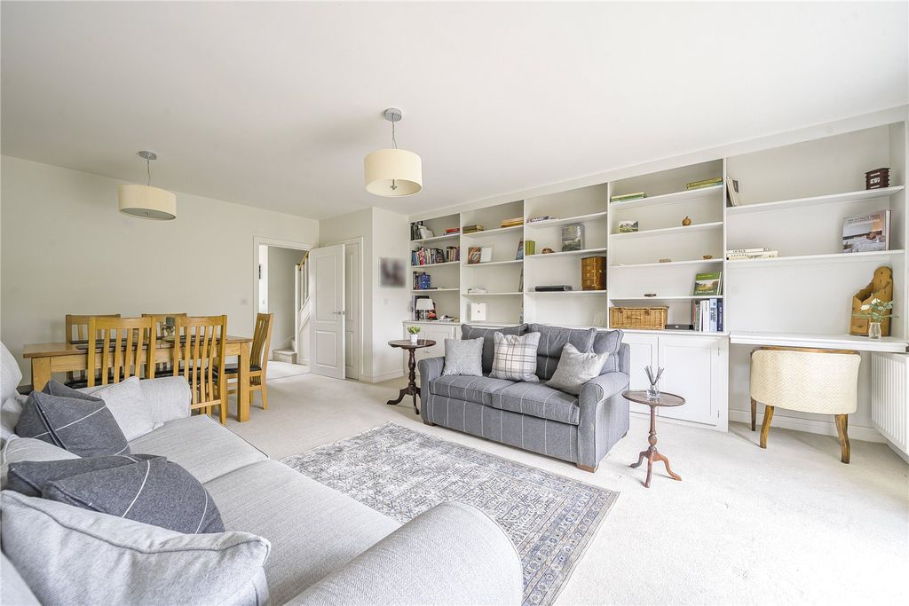 Property photo 2 of 15 Picture No. 21