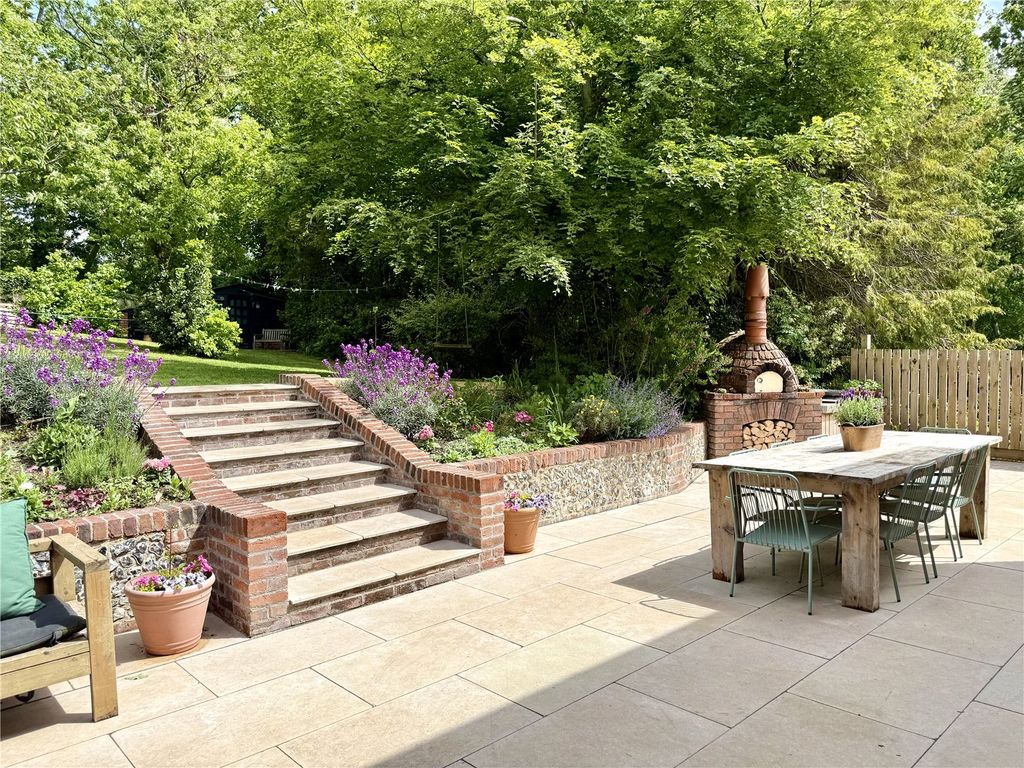 Property photo 3 of 32 Picture No. 28