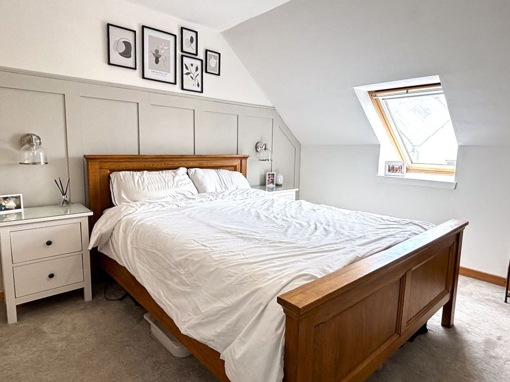 Property photo 3 of 28