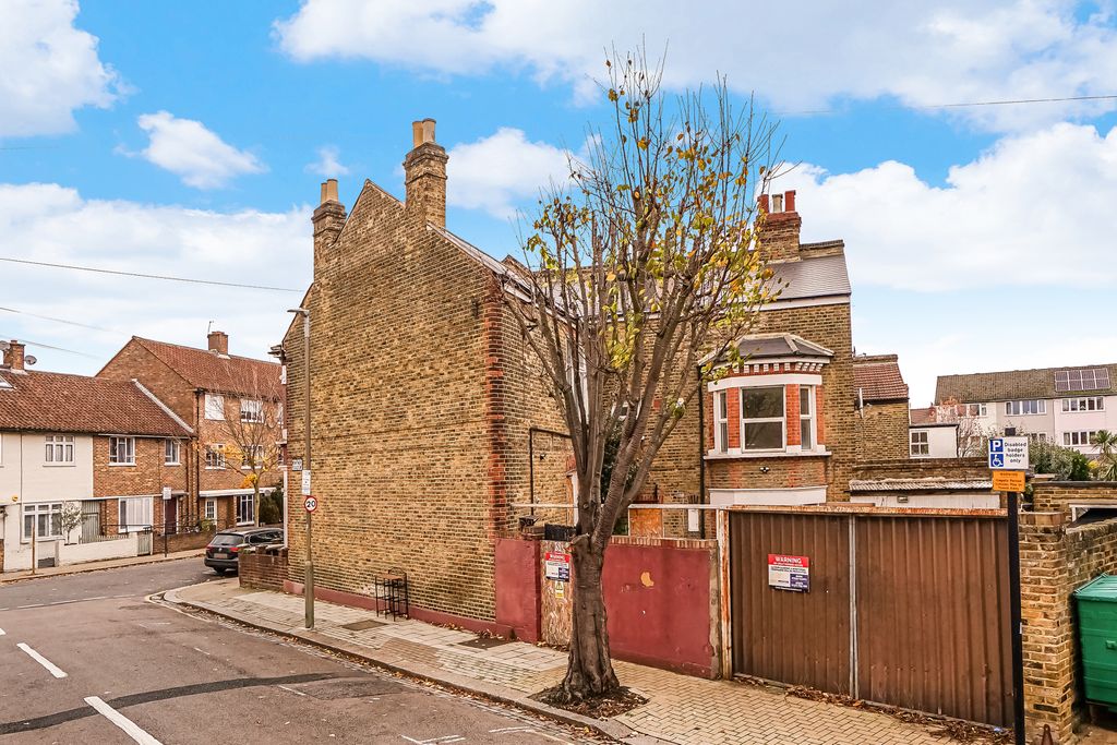 Property photo 3 of 4