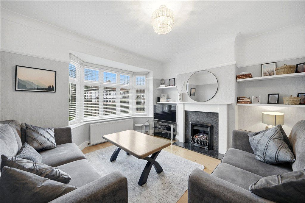 Property photo 2 of 13 Sitting Room