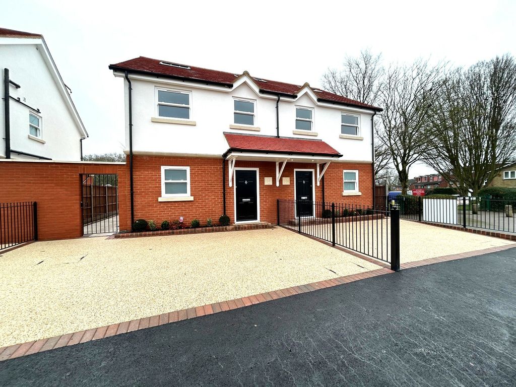 Property photo 1 of 33