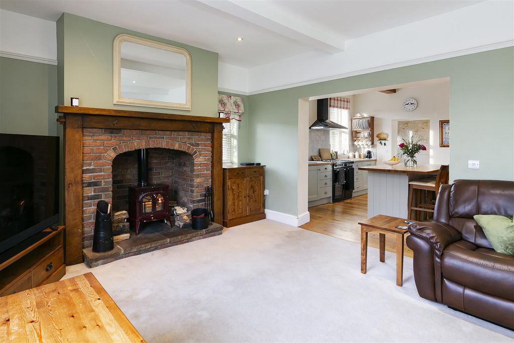 Property photo 2 of 26 041 - North End House.Jpg