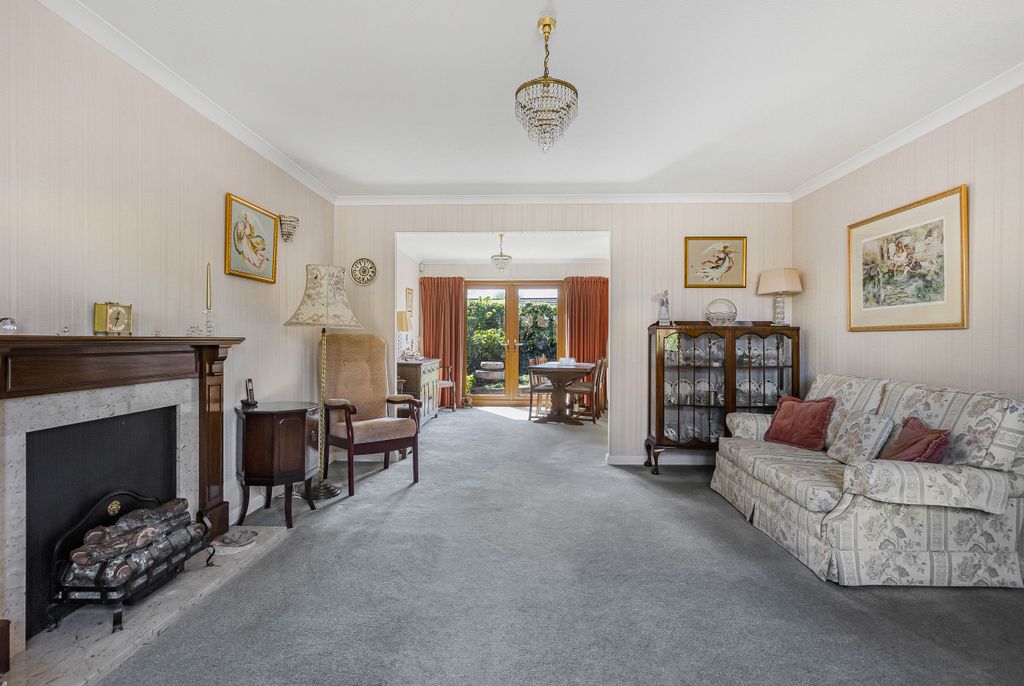 Property photo 2 of 25 Living Room