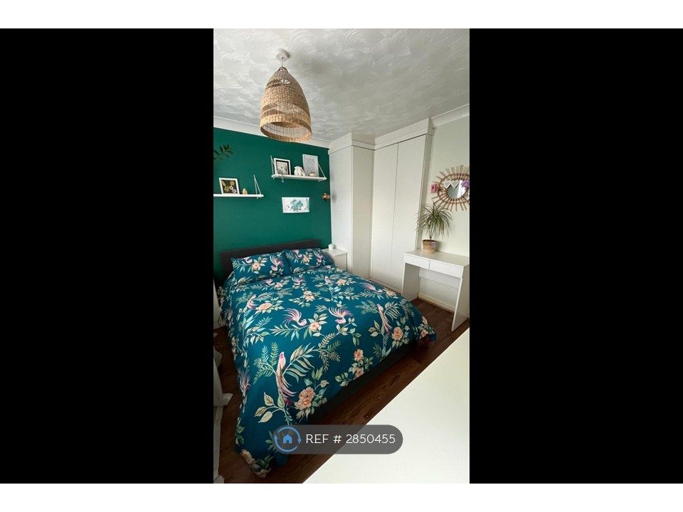 Property photo 2 of 26 Main Bedroom