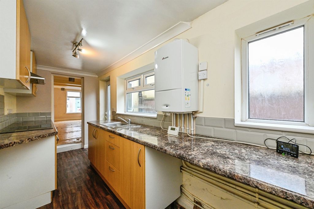 Property photo 3 of 15