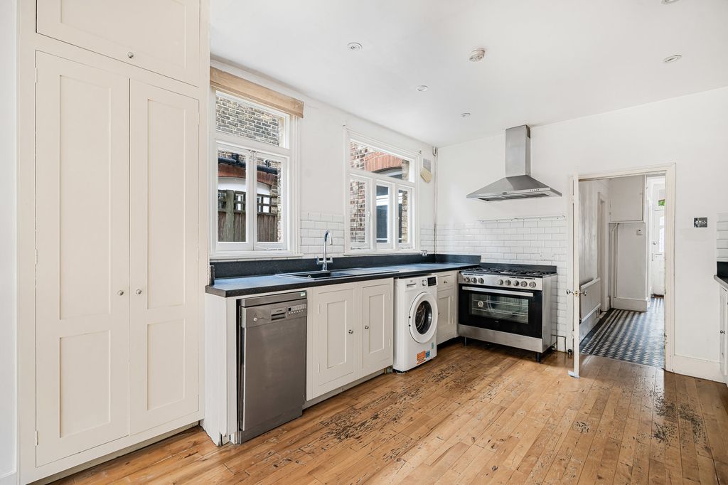 Property photo 3 of 35 Kitchen/Diner