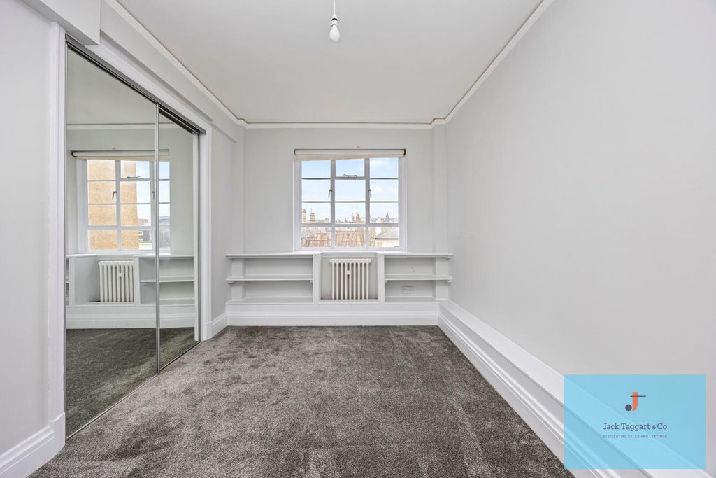 Property photo 2 of 21 Bedroom