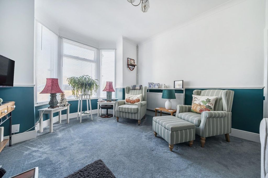 Property photo 3 of 19 1374553-10-6915d5358Fc4F.Jpg