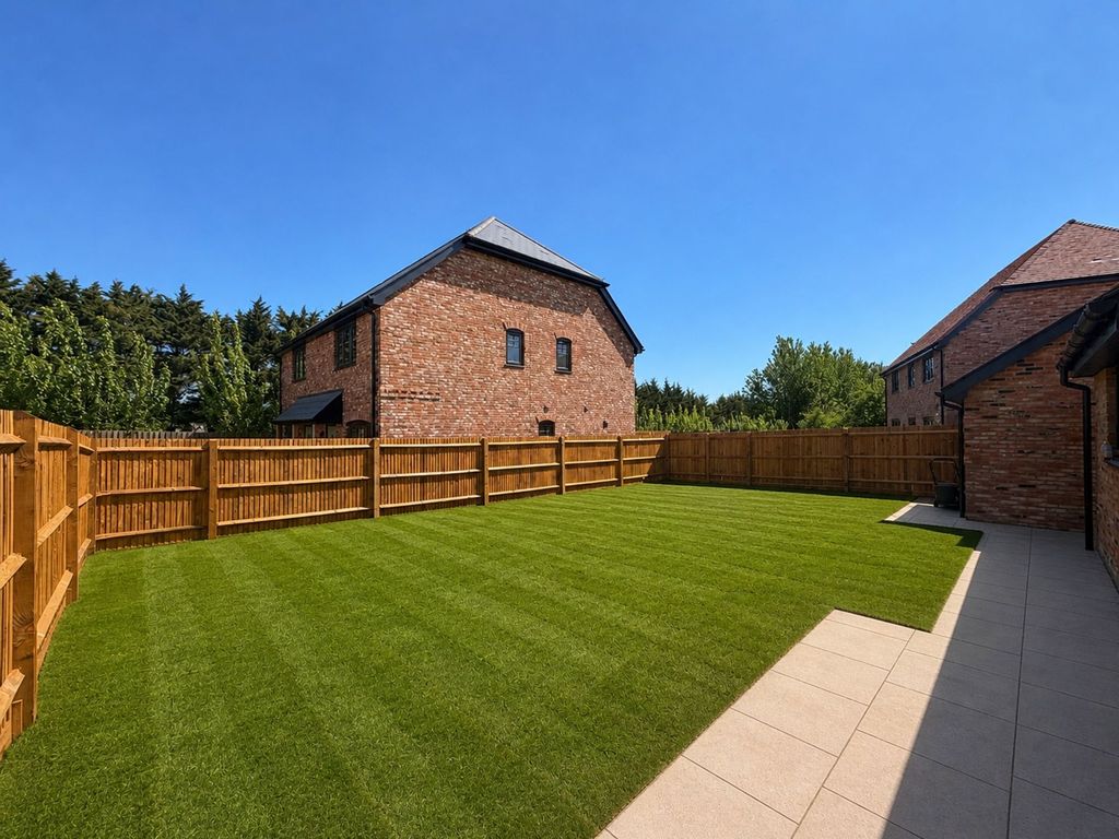 Property photo 2 of 11