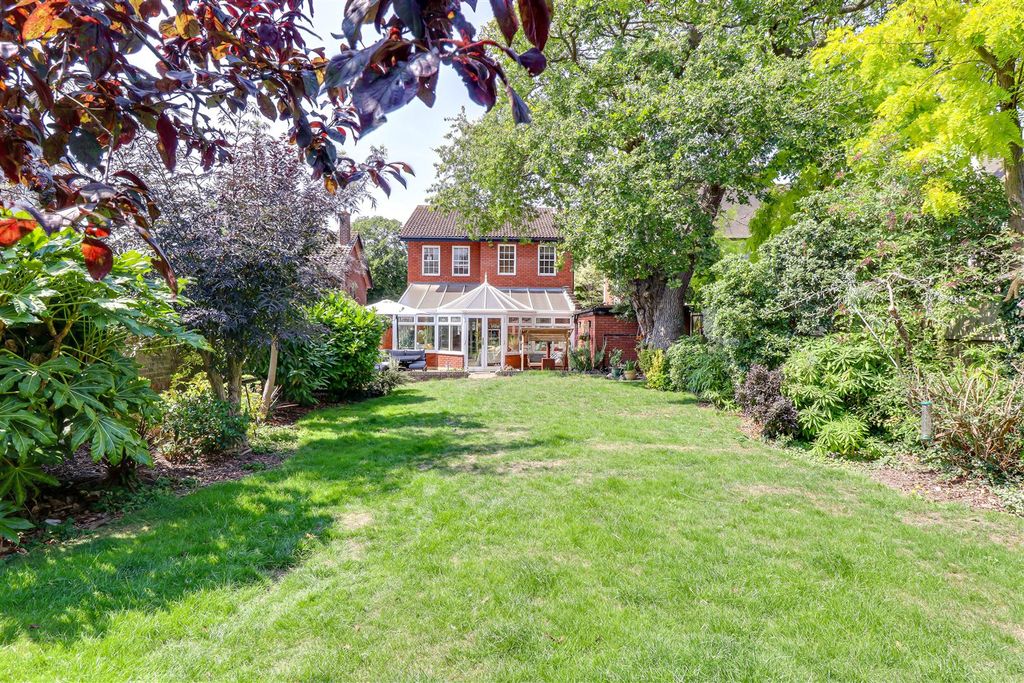 Property photo 1 of 31