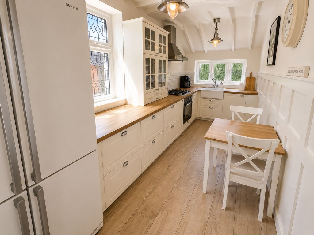 Property photo 3 of 11 4480464