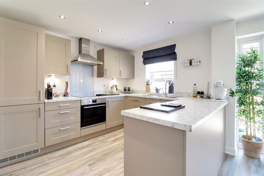 Property photo 2 of 17 Img_3473-Img_3475.Jpg