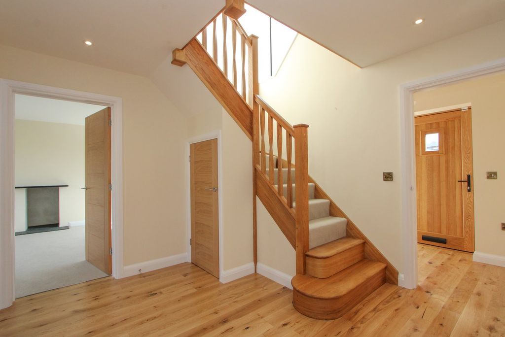 Property photo 3 of 29