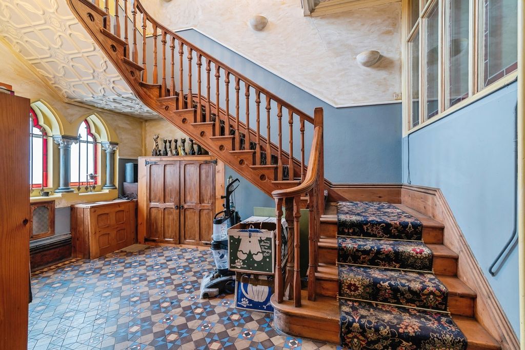 Property photo 2 of 16 Pbox-Img.Jpg