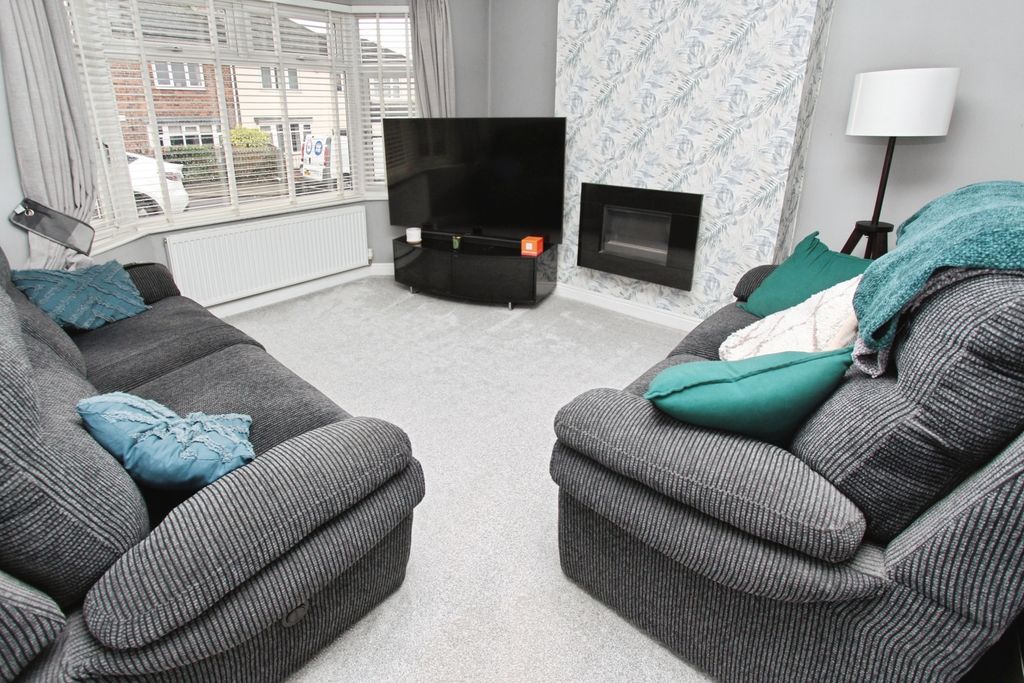 Property photo 3 of 20