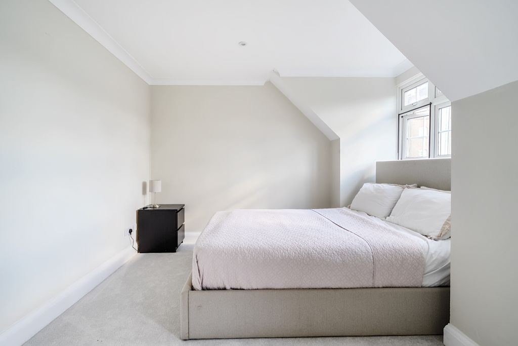 Property photo 2 of 24 Picture No. 23