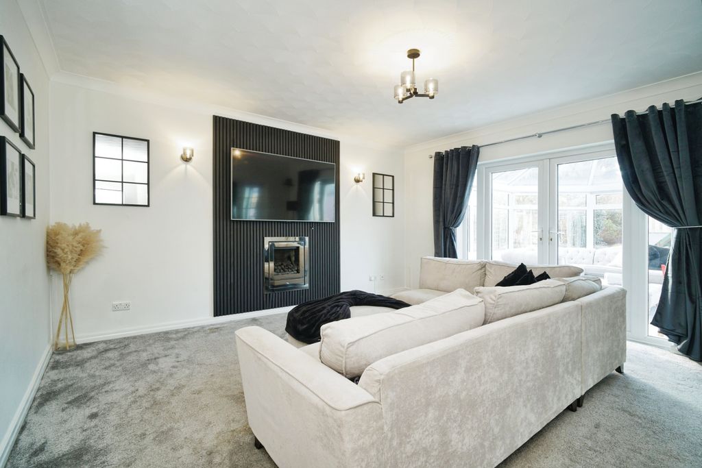 Property photo 2 of 14