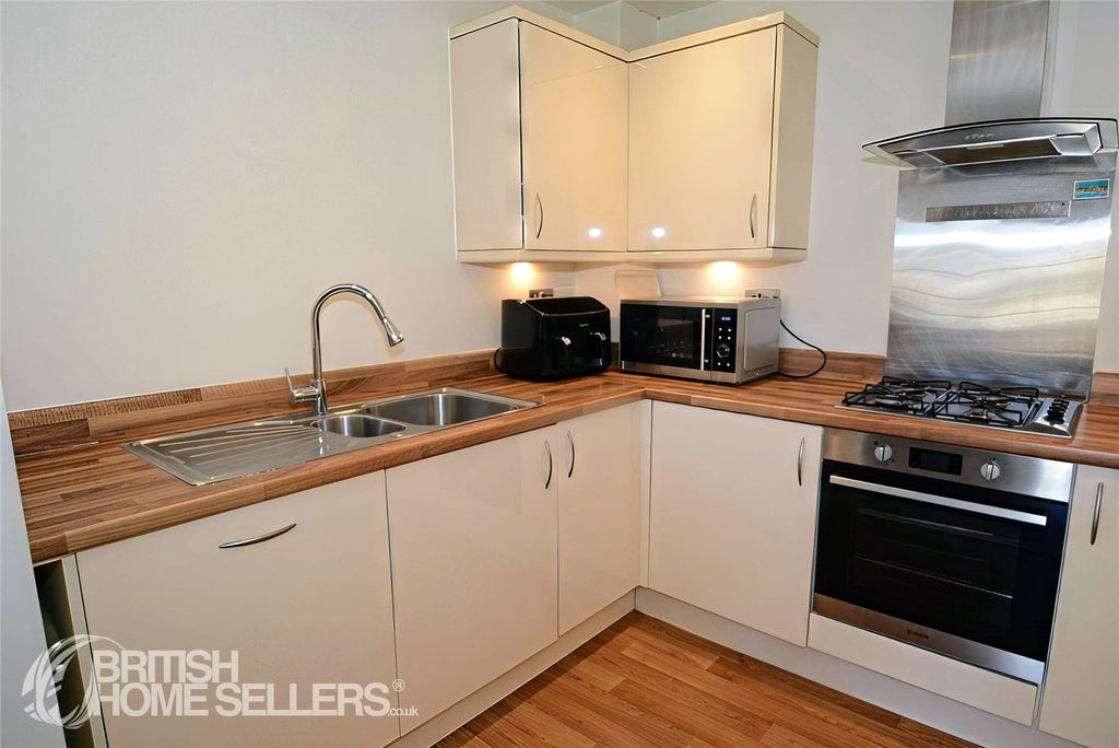 Property photo 2 of 14 Picture No. 10