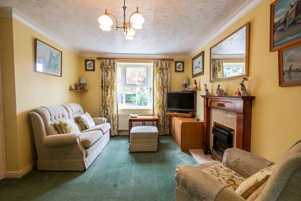 Property photo 2 of 18