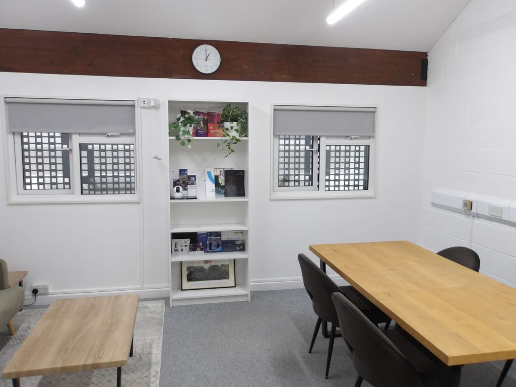 Property photo 2 of 4 15 Signet Court