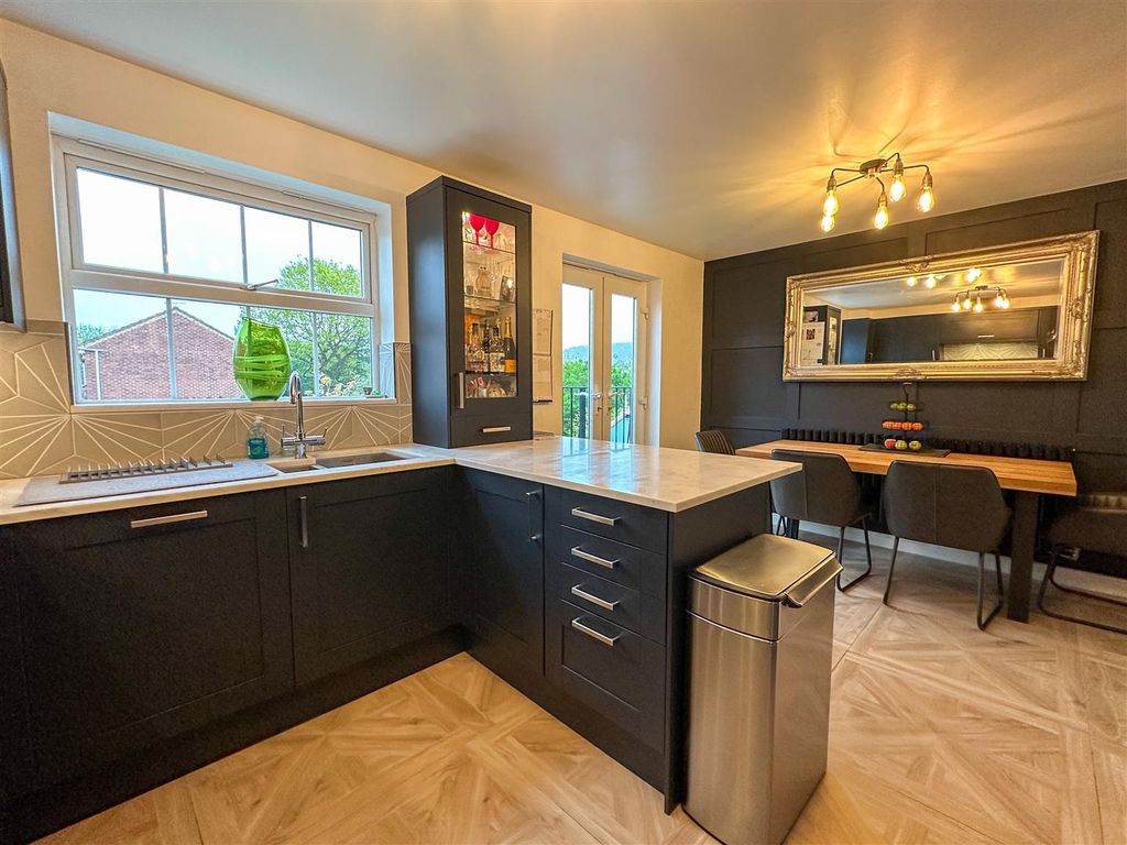 Property photo 3 of 25