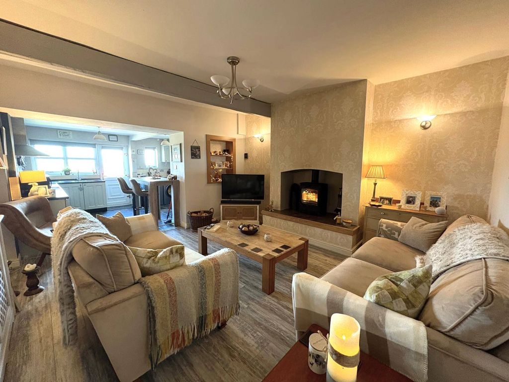 Property photo 3 of 16 Gallery