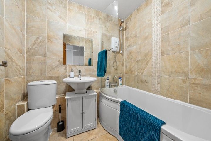 Property photo 3 of 24