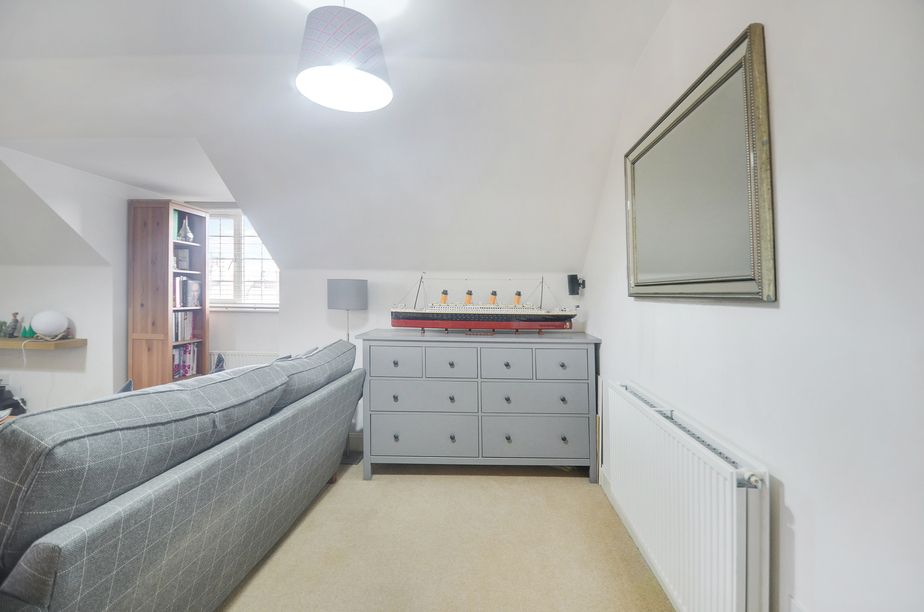 Property photo 3 of 21 Lounge Area (1).Jpg