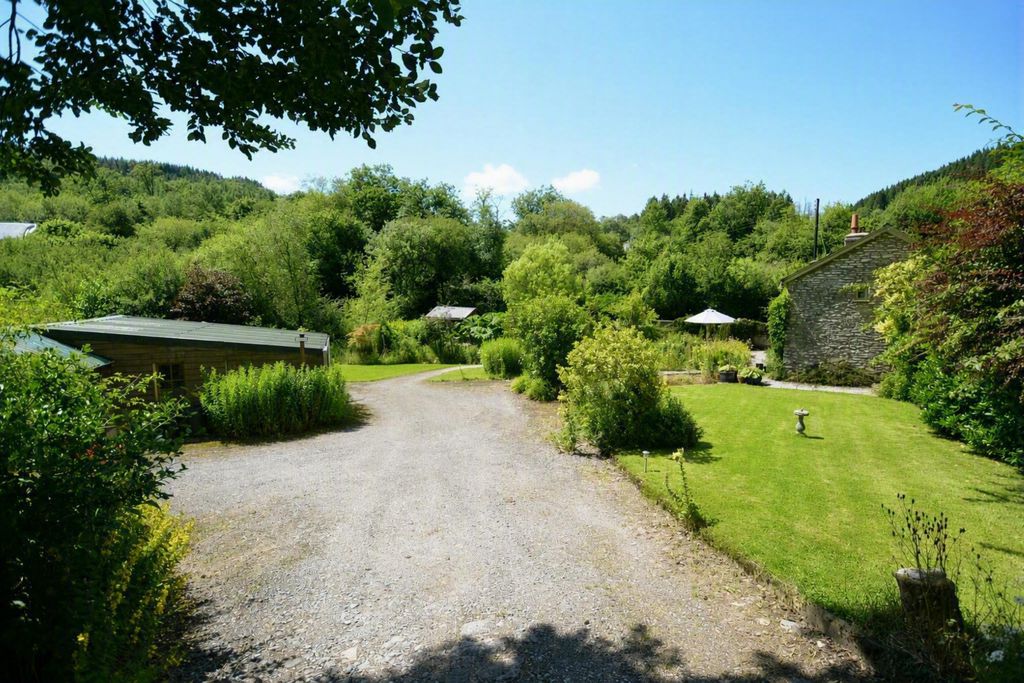 Property photo 3 of 24