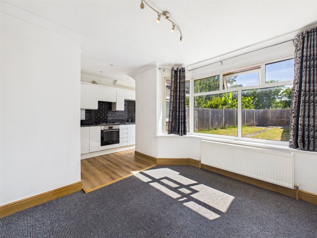 Property photo 3 of 10 Dining Room