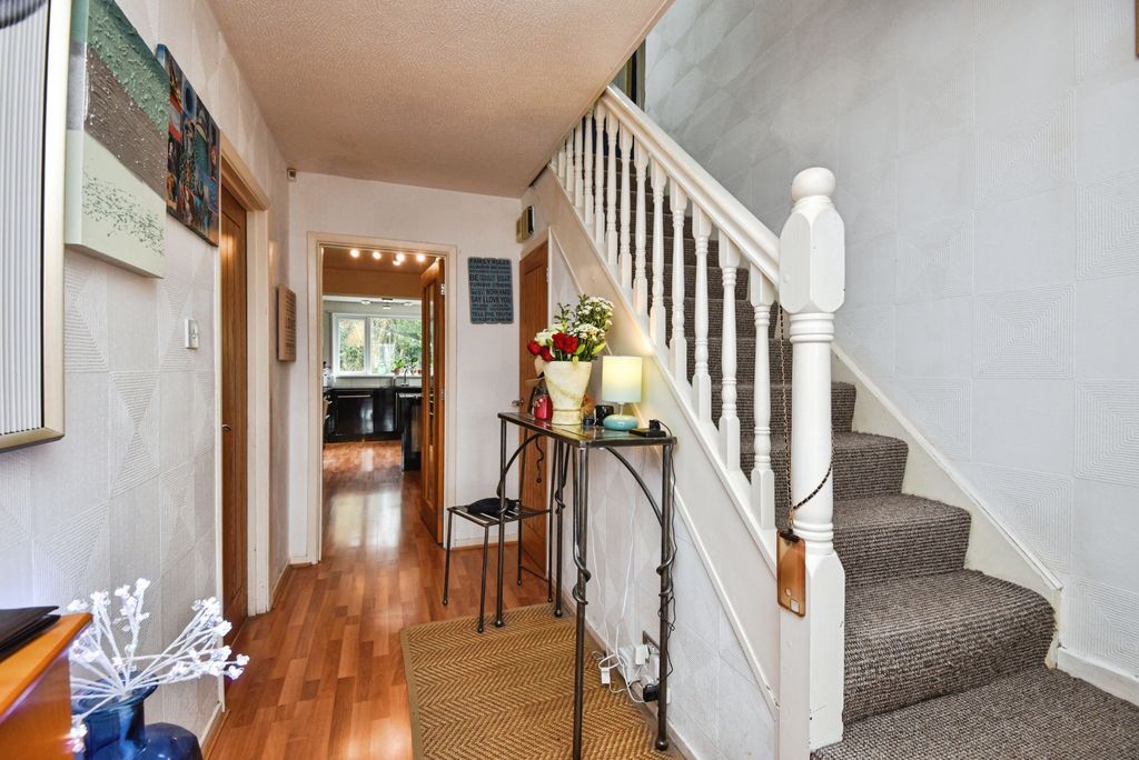 Property photo 3 of 20 Img_5381