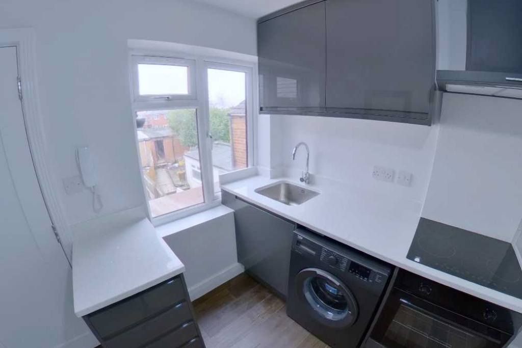 Property photo 1 of 6 Modern New Studio Flat In Kings Heath