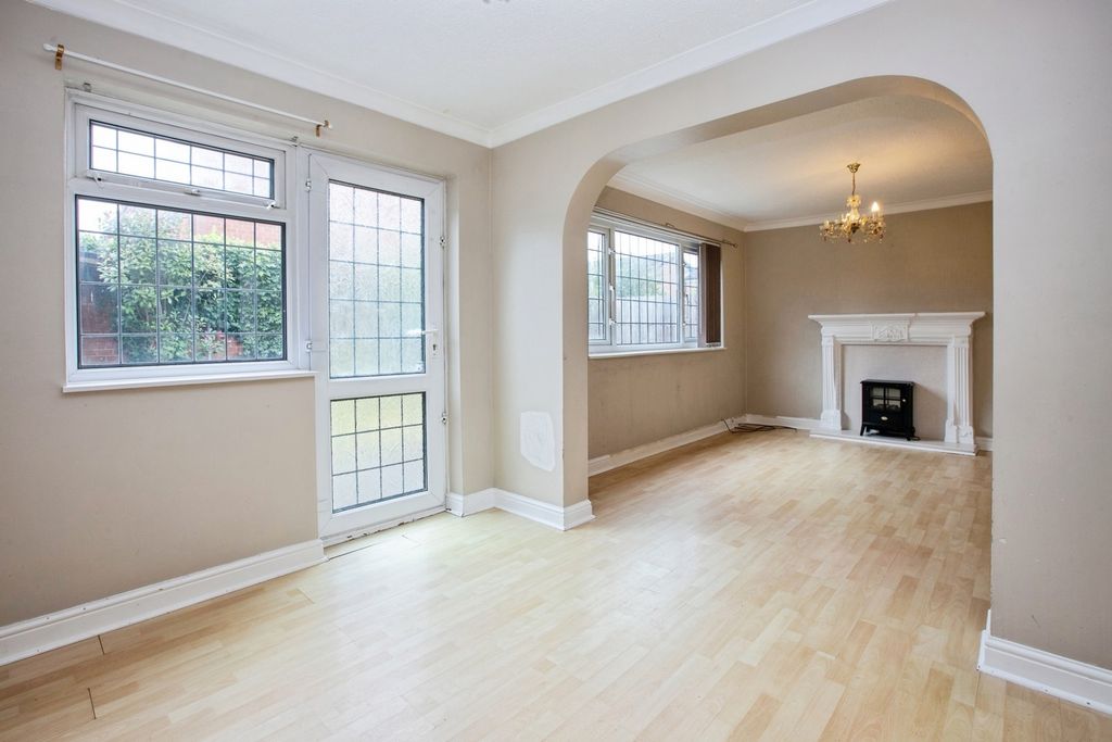 Property photo 3 of 25 Lounge Dining Room