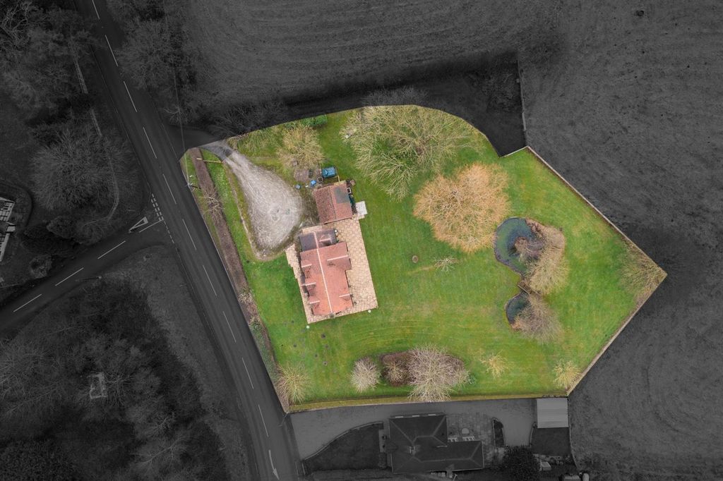 Property photo 3 of 40 Kennelsdrone.-2.Jpg