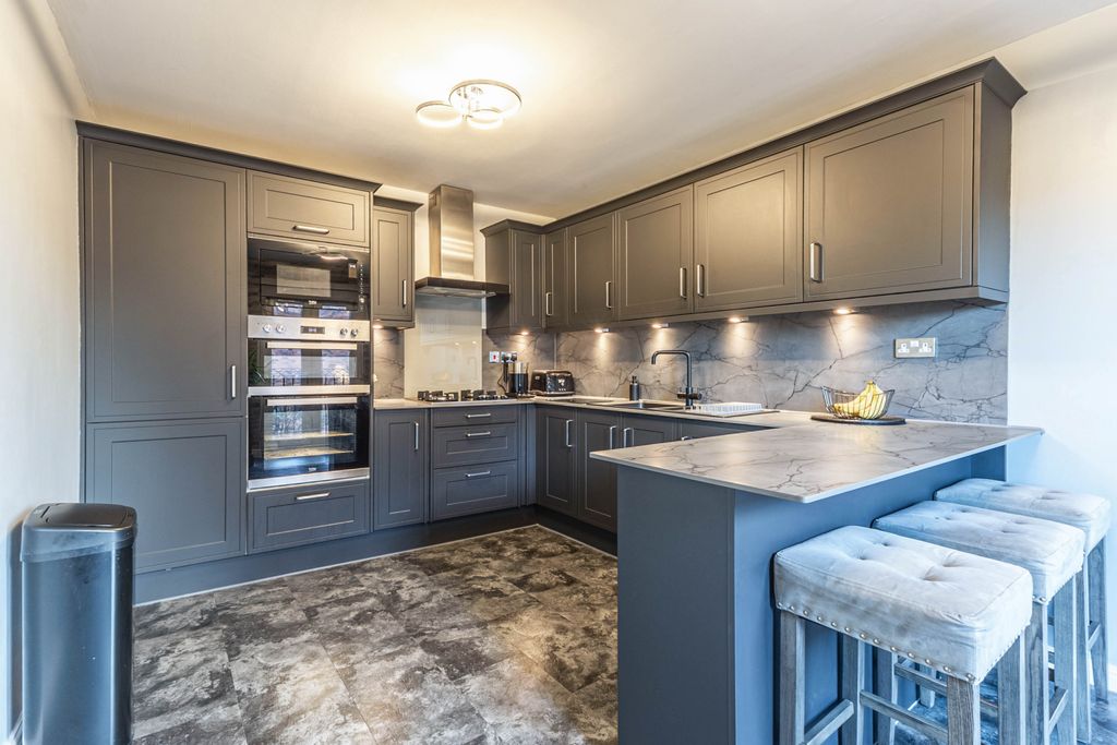 Property photo 2 of 23 Kitchen