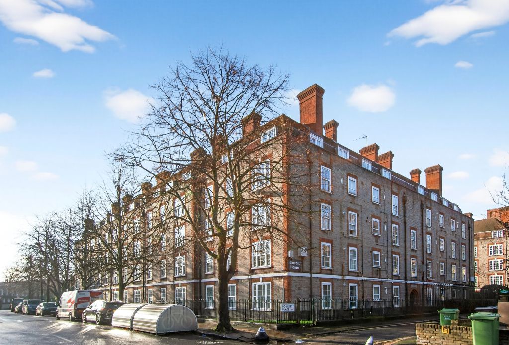 Property photo 2 of 20