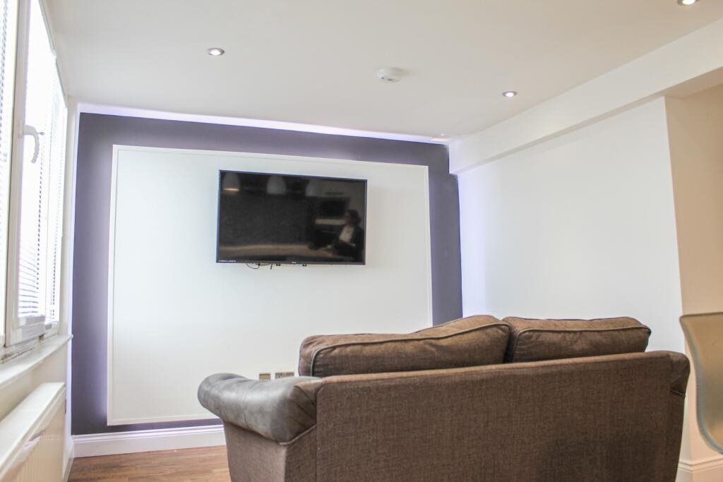 Property photo 3 of 9 Sitting Area