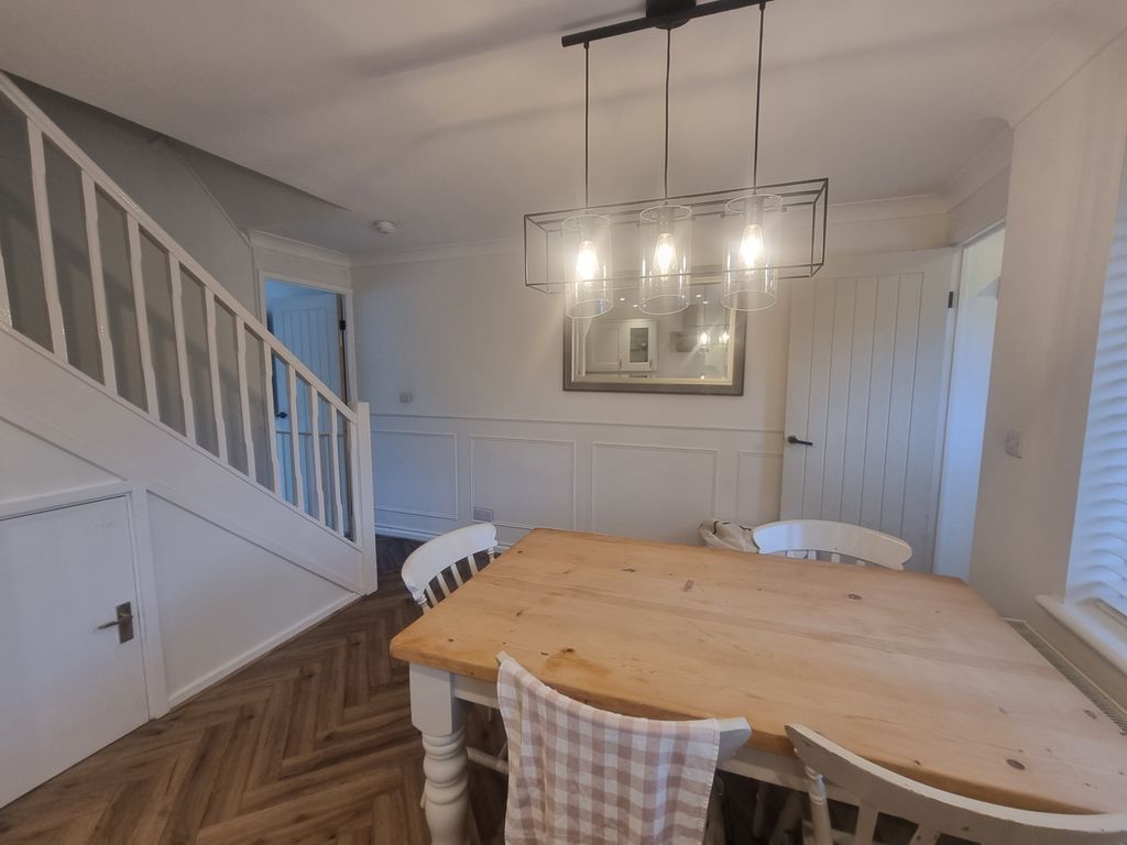 3 bed detached house to rentSpringfields, Llanelli SA15 photo 4