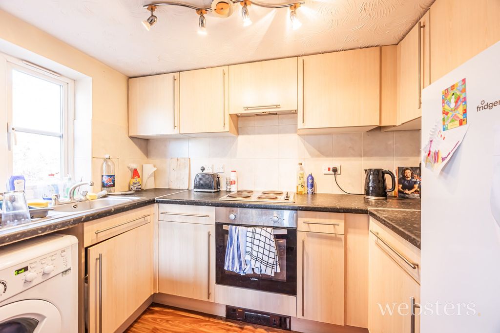 Property photo 3 of 11