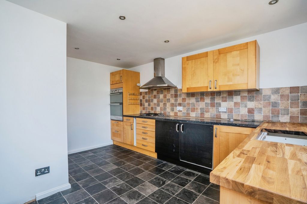 Property photo 3 of 20 Pbox-Img.Jpg