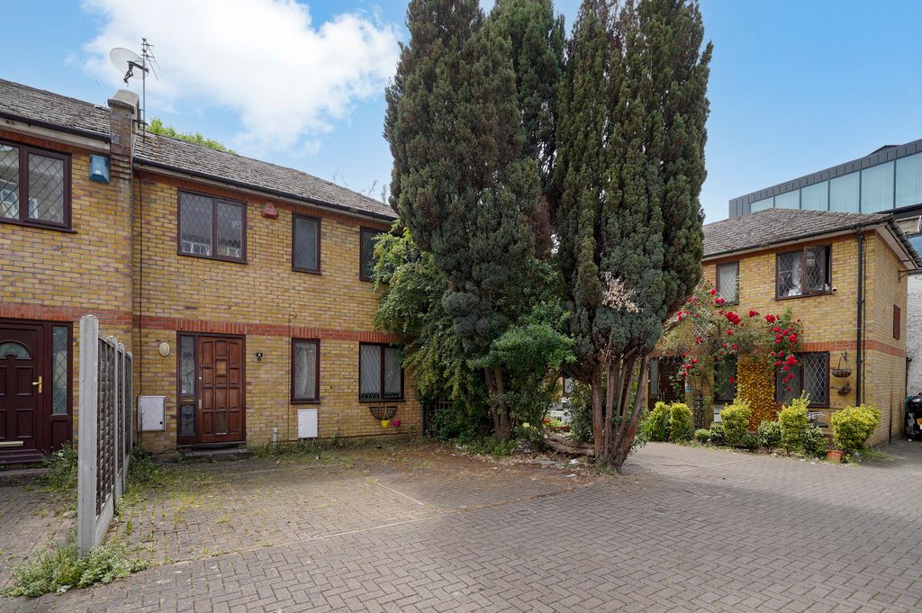 Property photo 1 of 15