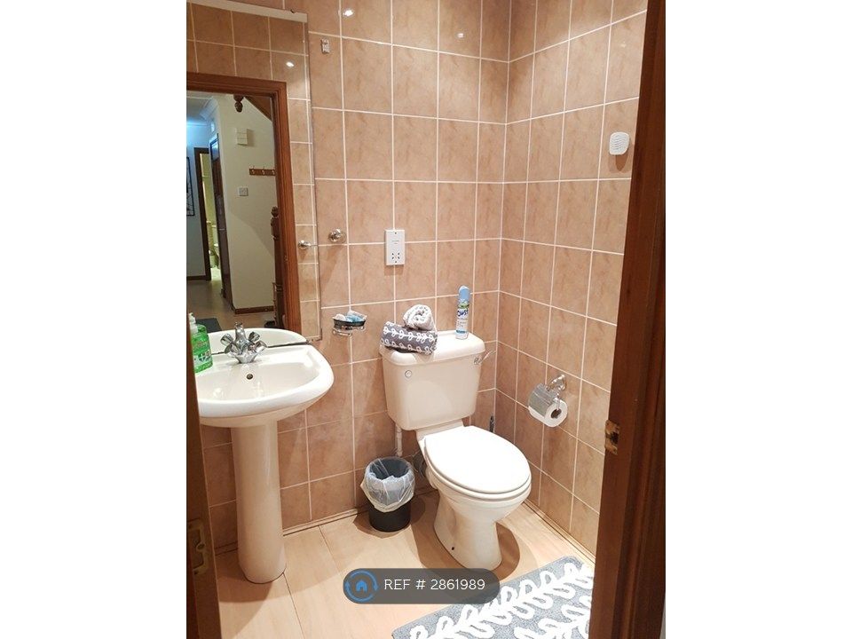 Property photo 3 of 5