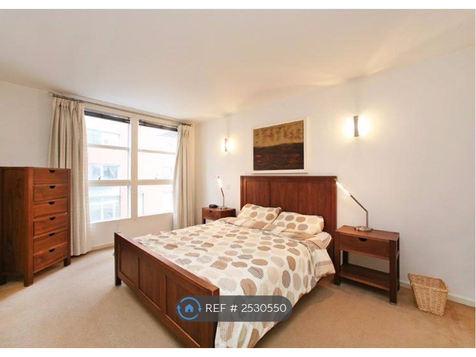 Property photo 3 of 8 Master Bedroom With En-Suite Bathroom