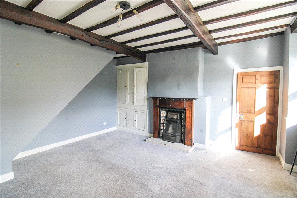 Property photo 3 of 17 Sitting Room