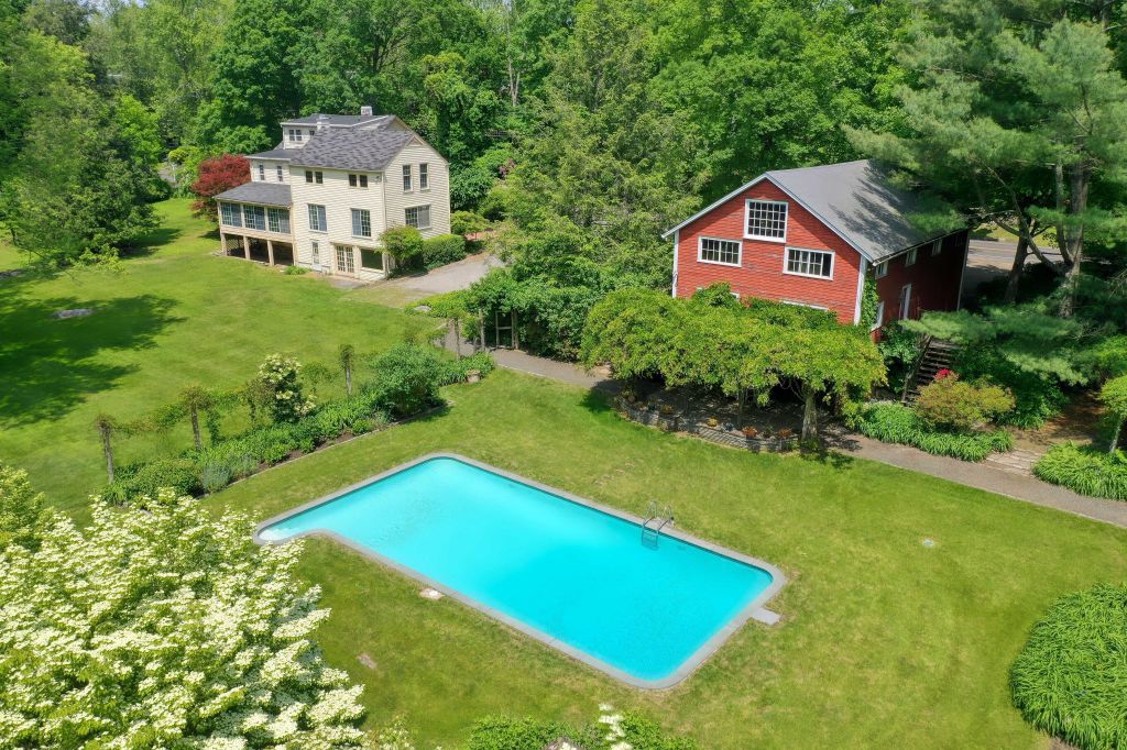 Property photo 1 of 30