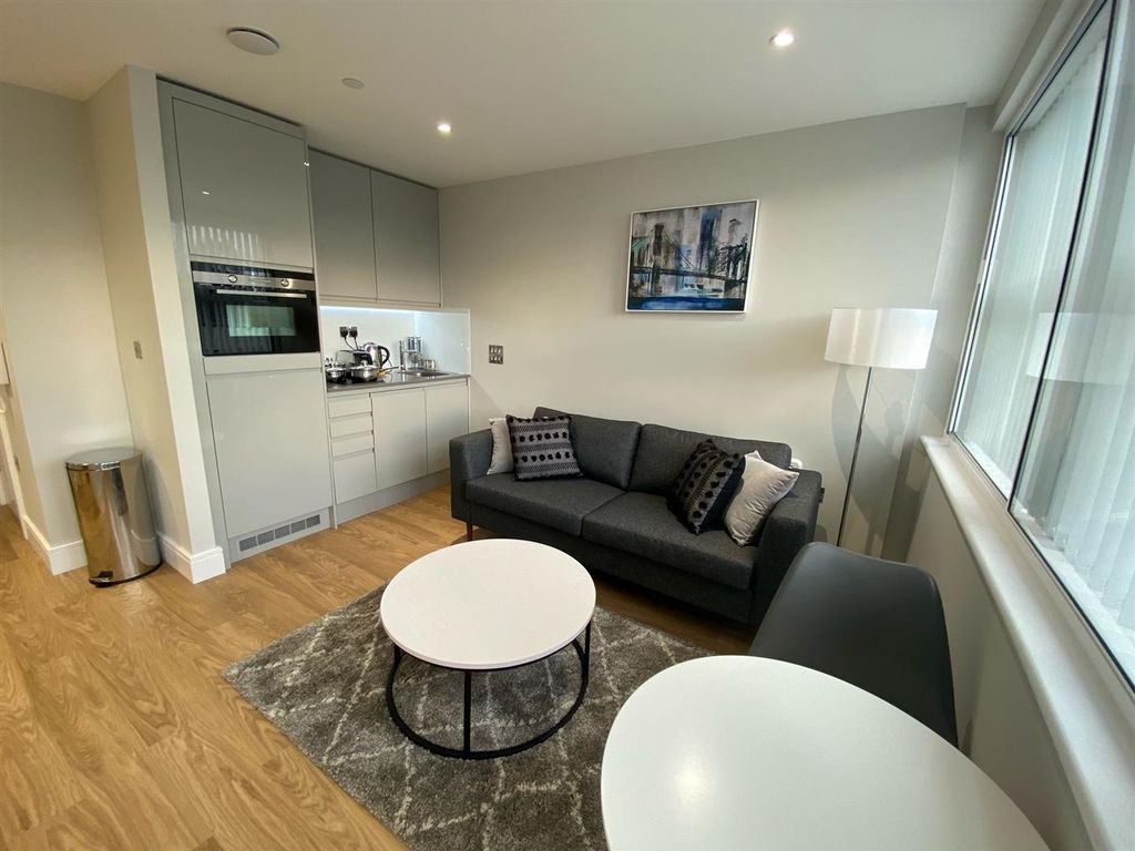 Property photo 3 of 8