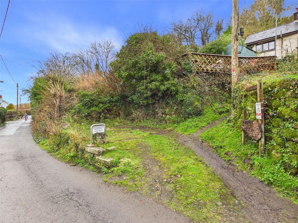 Property photo 2 of 19 Parking